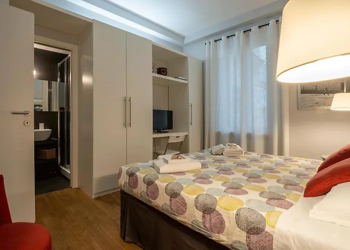 Fotofever Apt, Two Bedrooms With Air Conditioned In Elegant Shopping Area, Close To Vatican רומא