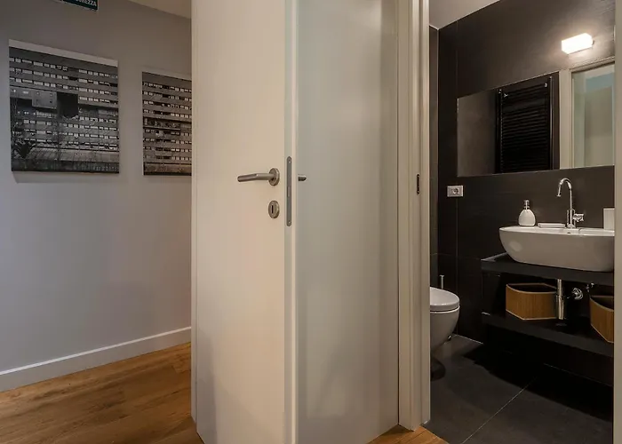 Fotofever Apt, Two Bedrooms With Air Conditioned In Elegant Shopping Area, Close To Vatican *